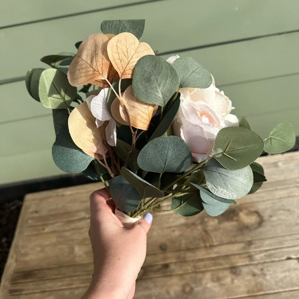 Neutral Tone Bridal Bouquets - Picture 11 of 14